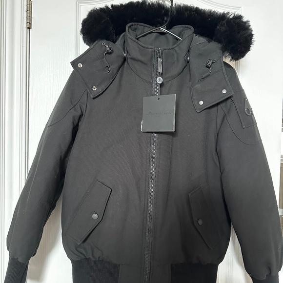 🧥 Moose Knuckles Women’s Cloud Shearling Bomber – Size Small – Brand New! 🧥 - Picture 1 of 4